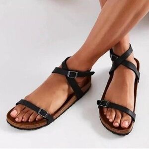 Birkenstock Daloa black criss cross strap sandals women 9 EU 39 GUC